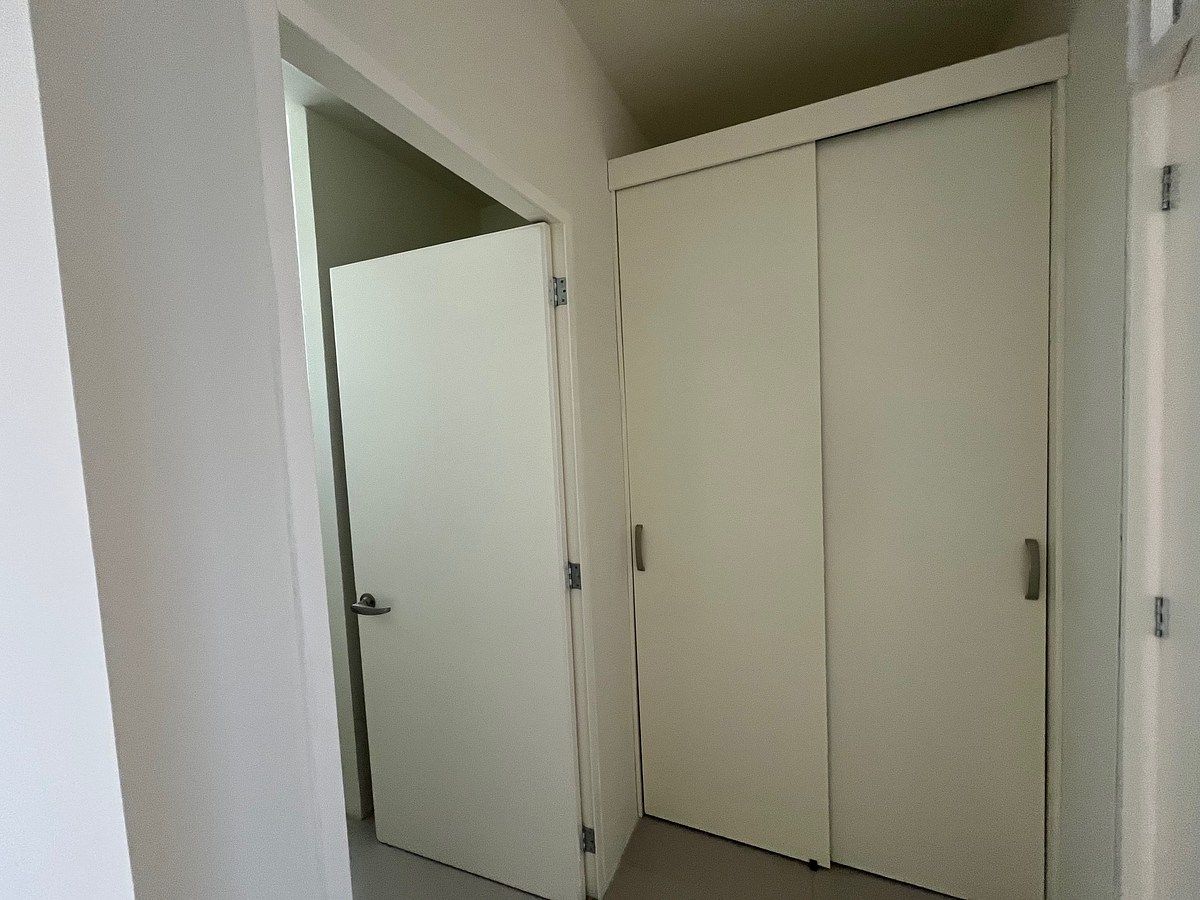 37 de 46: clóset de recámara tres