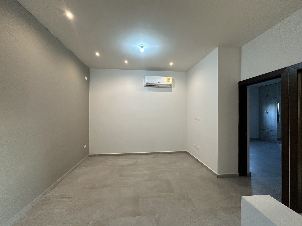 7 of 25: ESTANCIA FAMILIAR