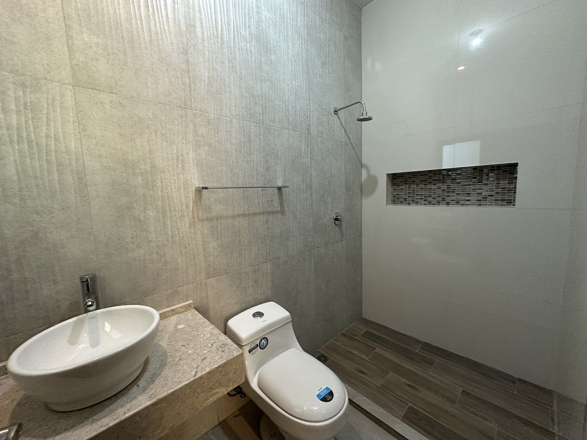 8 of 25: BAÑO COMPLETO REC EN PB