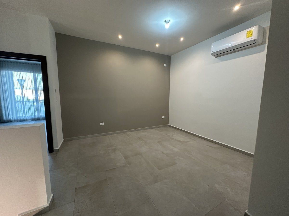 9 of 25: ESTANCIA FAMILIAR