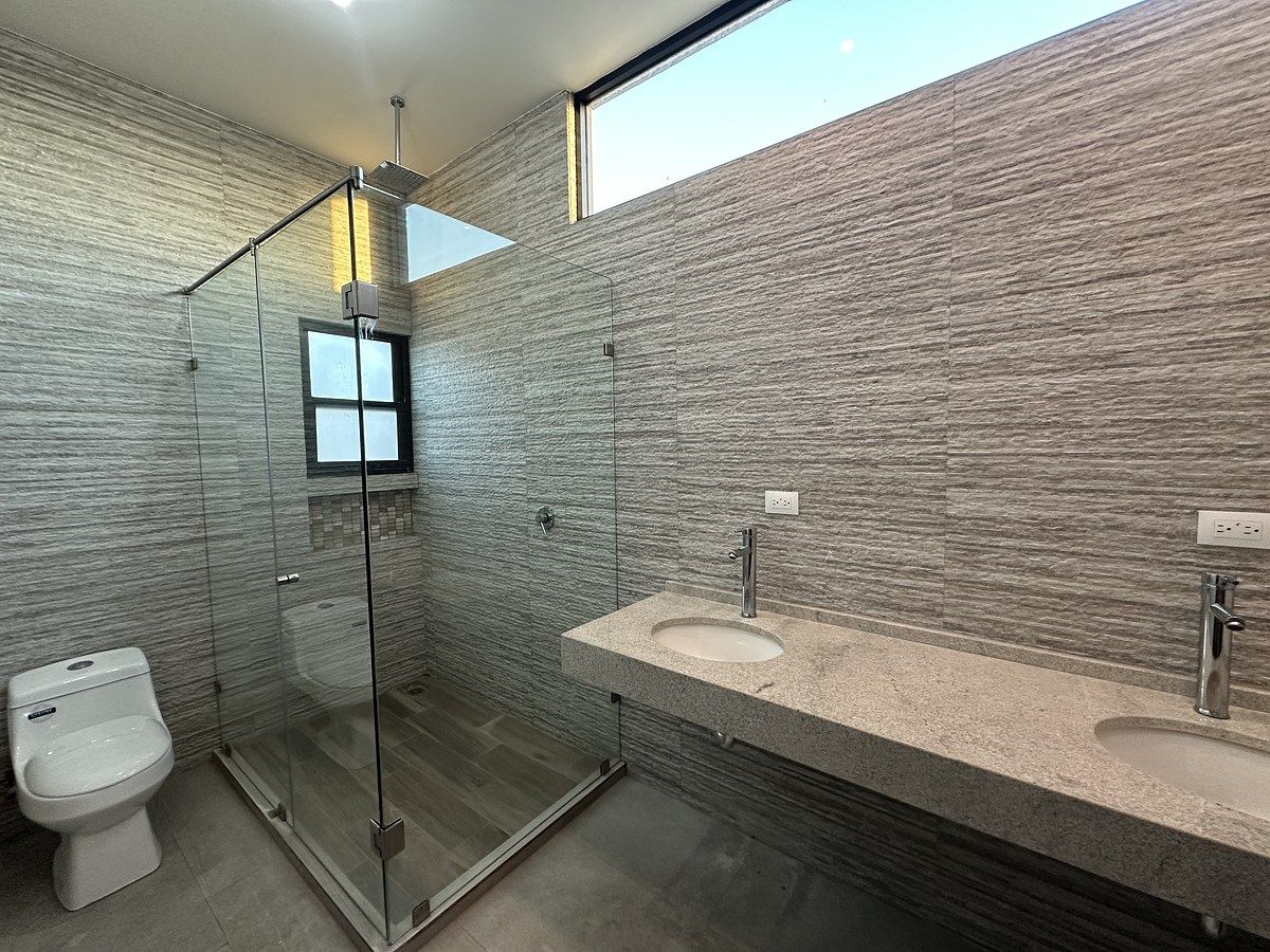 13 of 25: BAÑO RECÁMARA PRINCIPAL