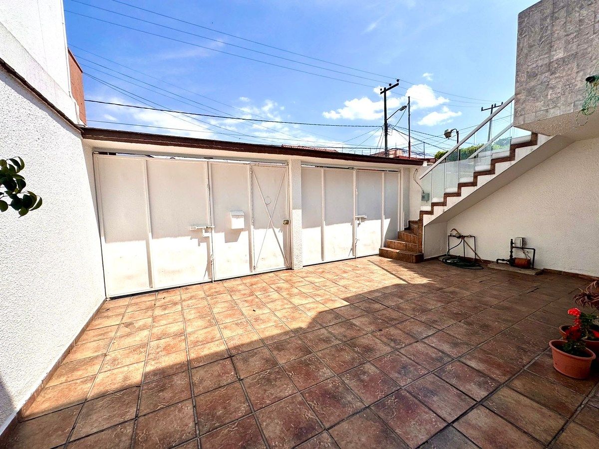 16 de 19: 2 lugares de estacionamiento