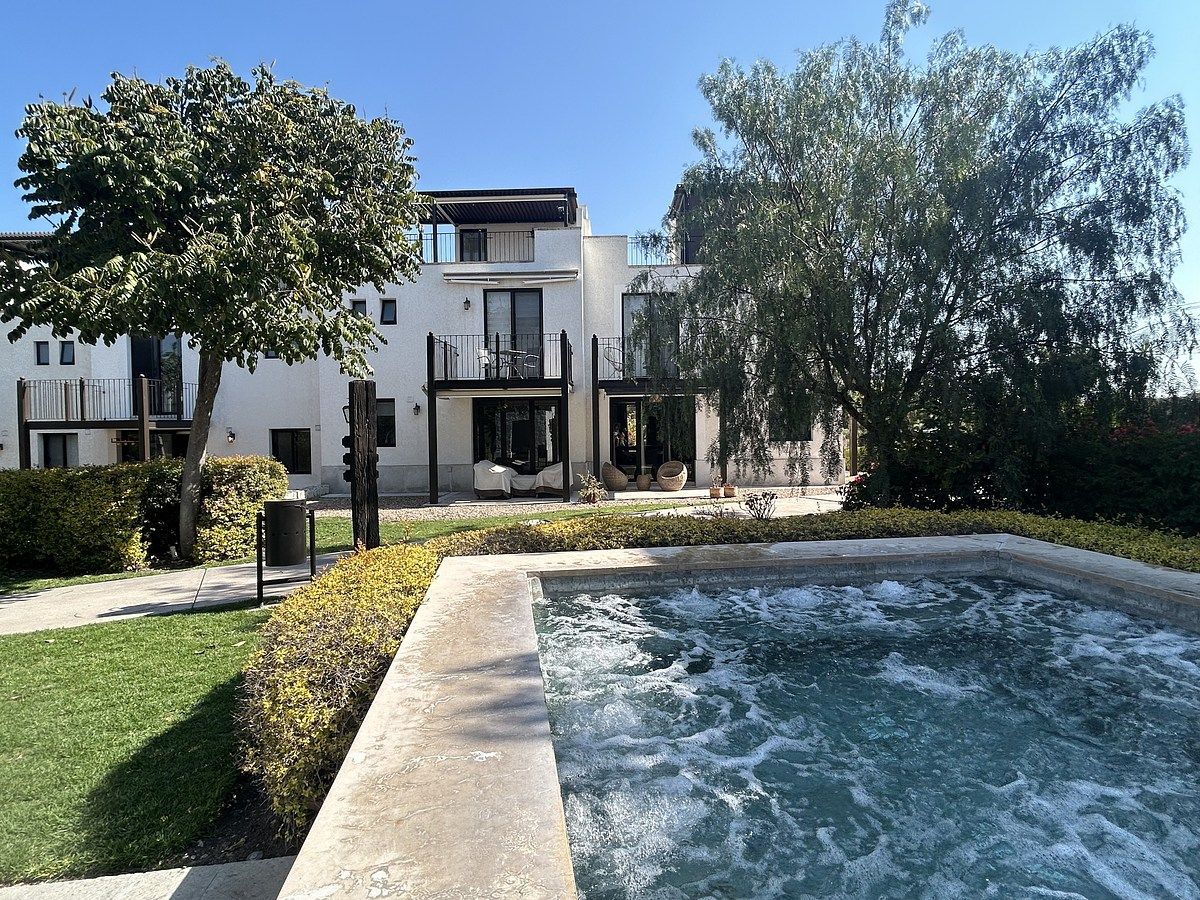 1 de 38: Varios jacuzzis en DIF zonas