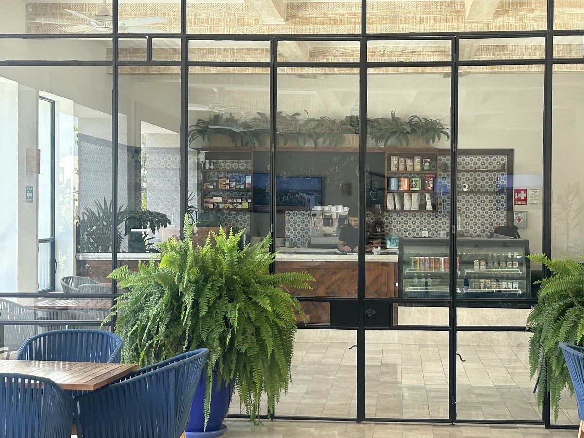 13 de 38: Cafetería