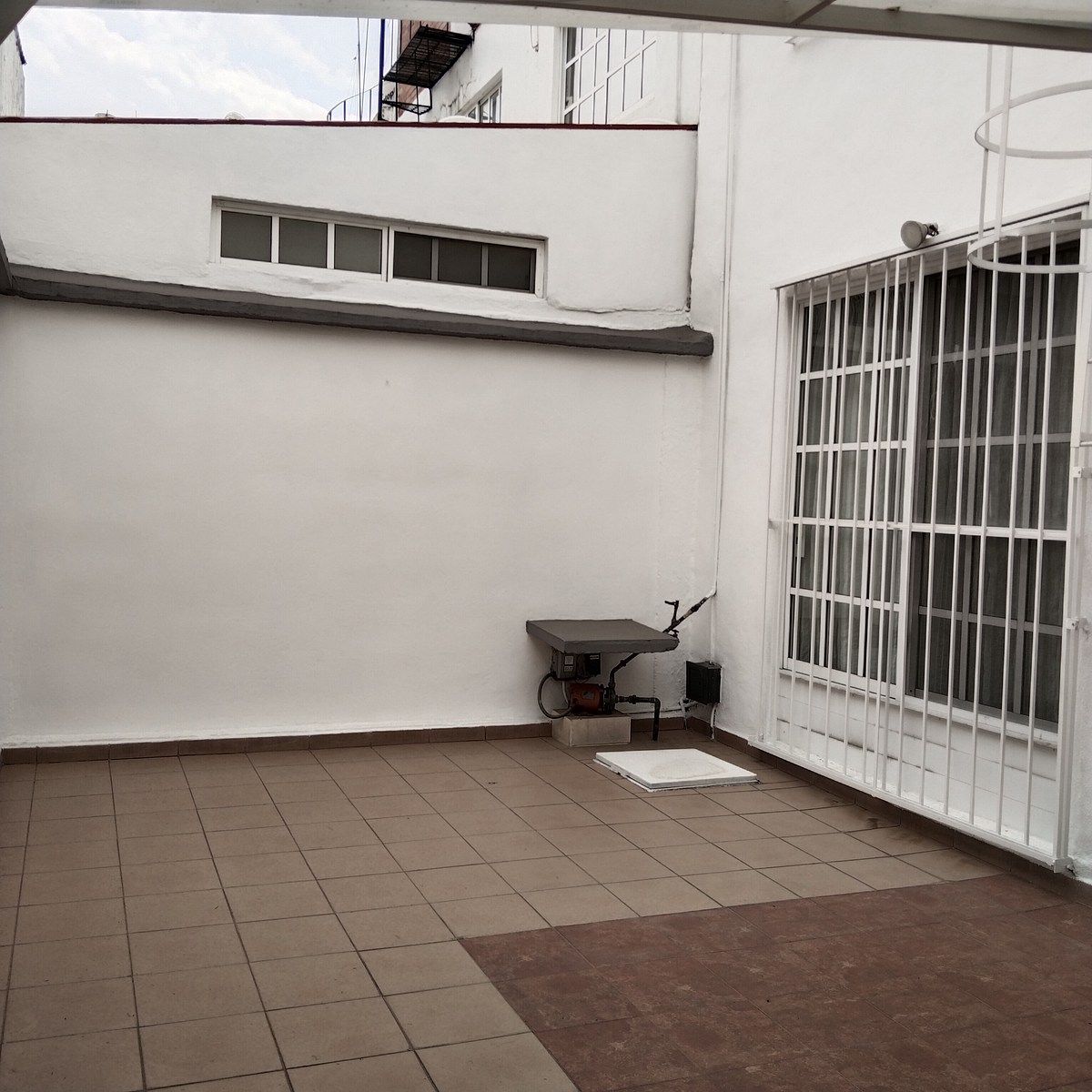 8 of 24: Área no techada. patio trasero