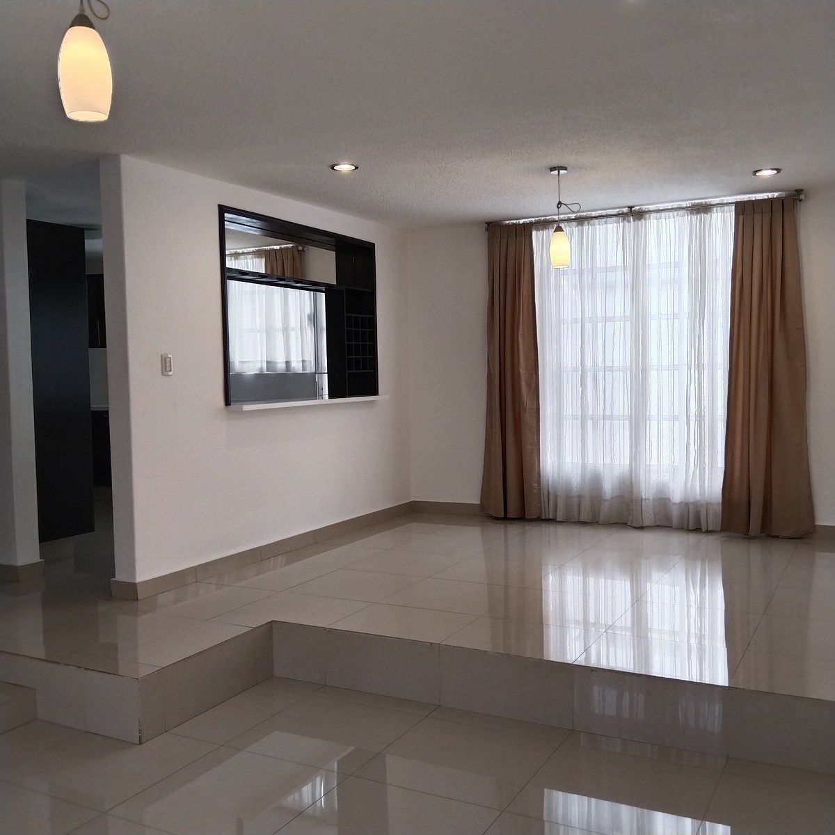 9 of 24: Vista del comedor