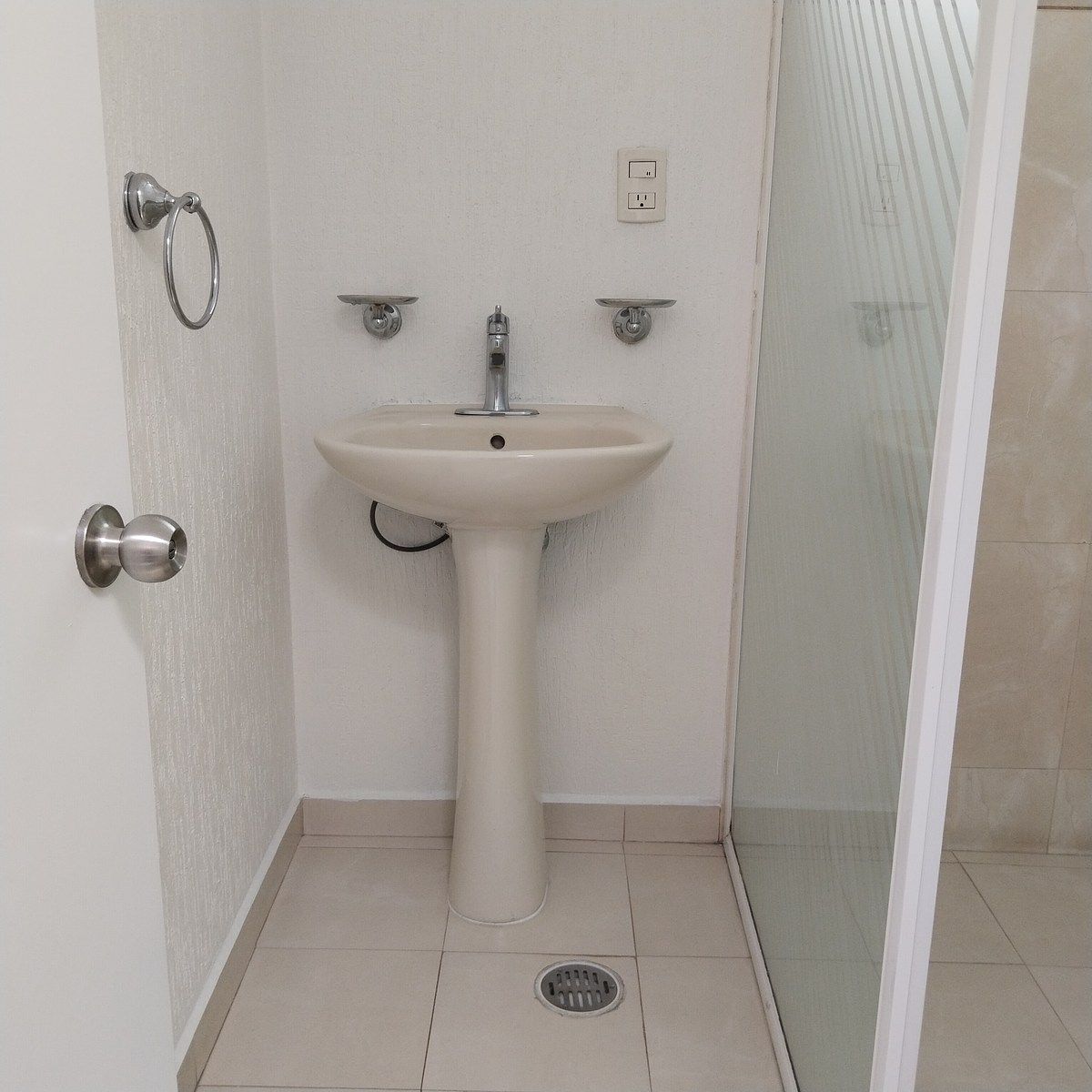 11 of 24: Baño completo P.A.