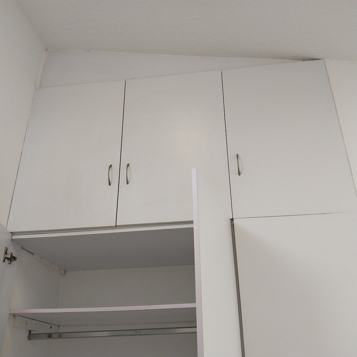 13 of 24: Amplio closet P.A.