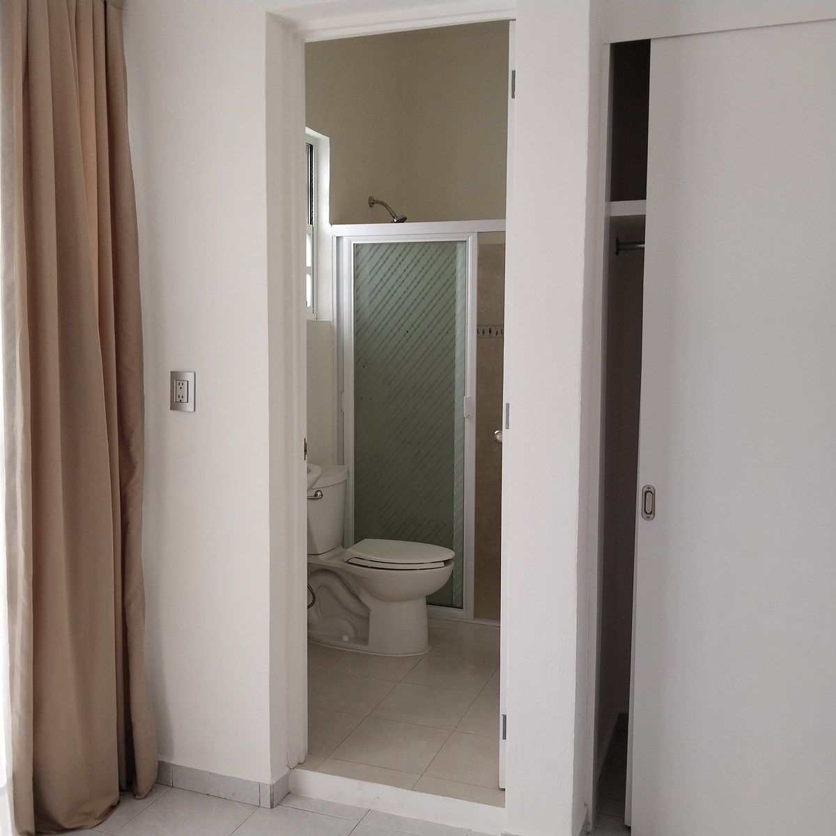 15 of 24: Baño completo Recámara principal