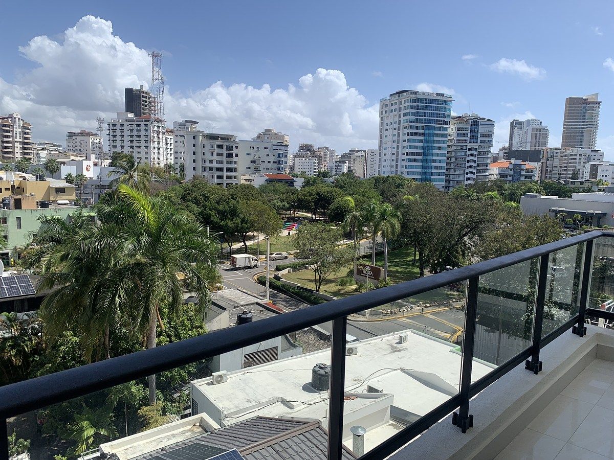 3 de 19: Balcon