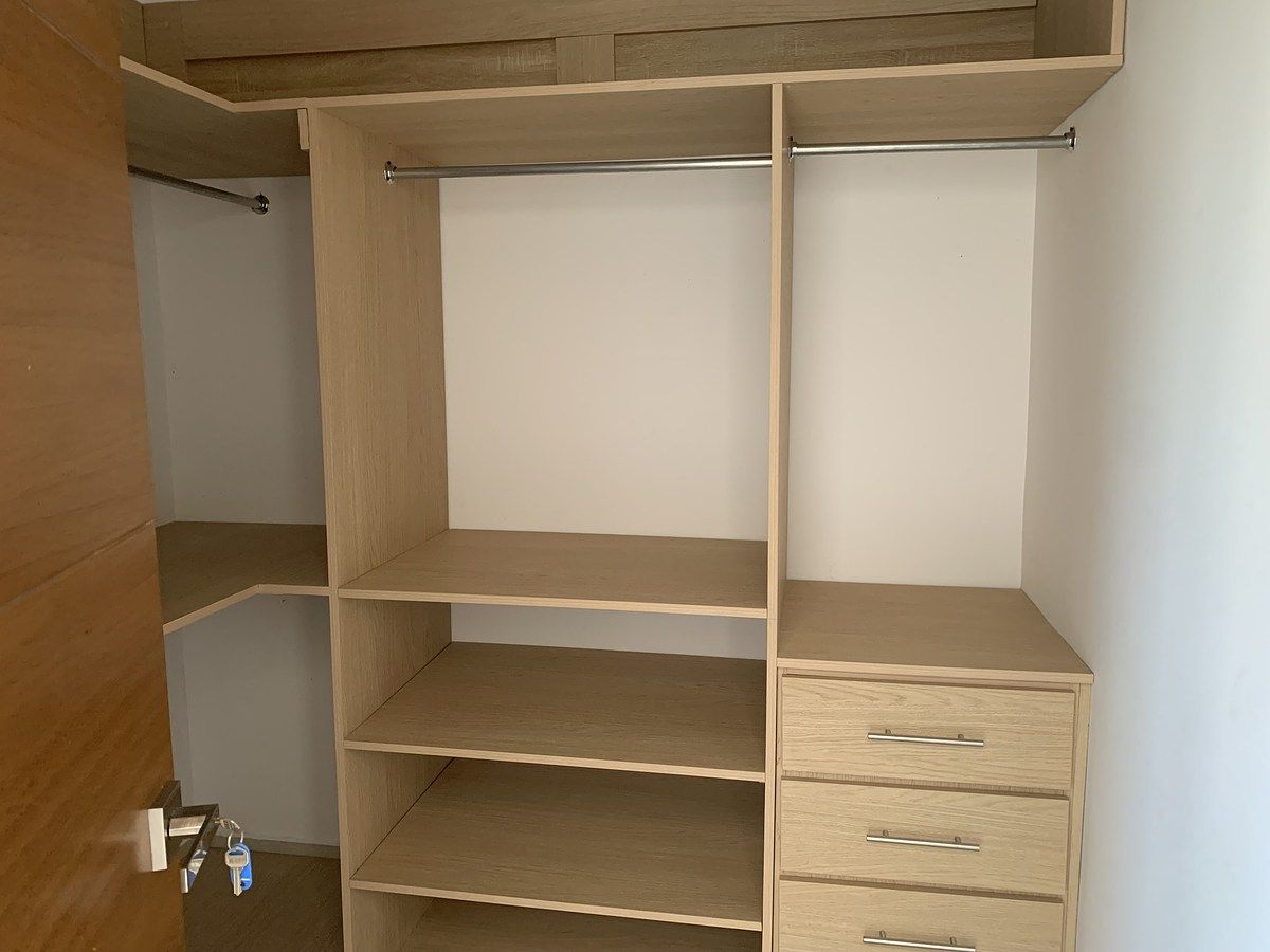 11 de 19: Vestidor