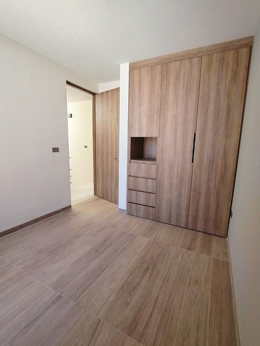 9 de 21: Habitación 1 con closet incluido