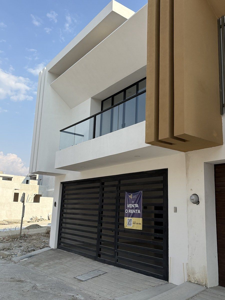 1 de 24: Fachada exterior