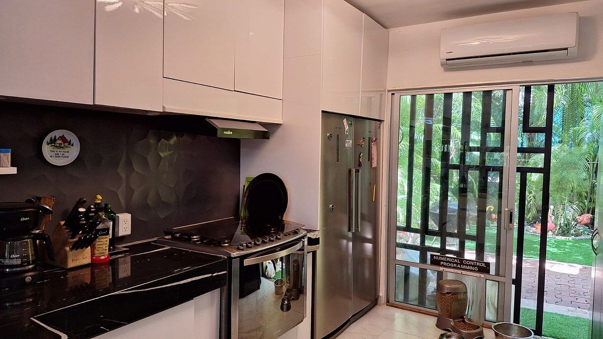 3 de 20: Cocina y acceso patio trasero