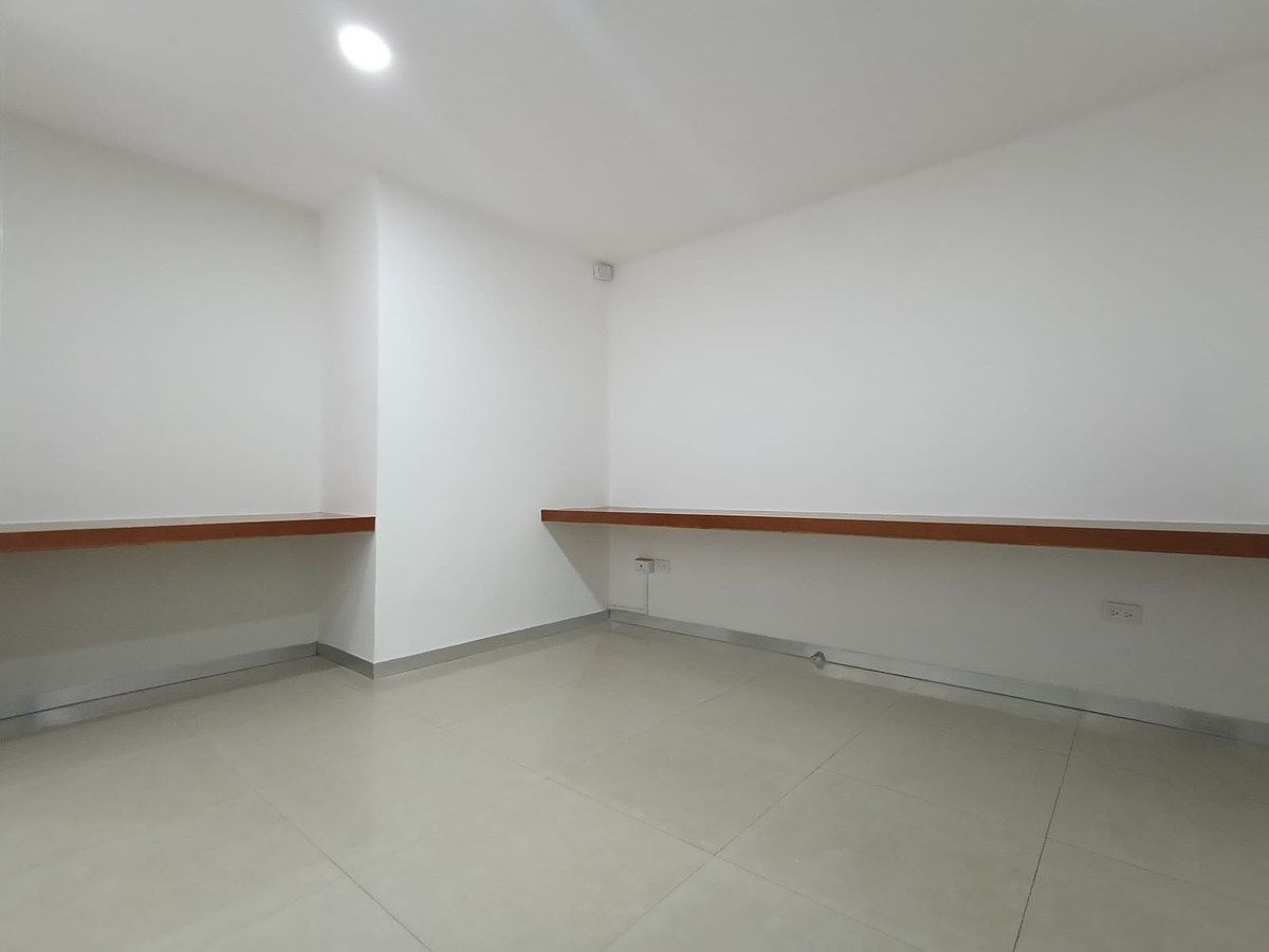 15 of 16: ESPACIO DE COWORK