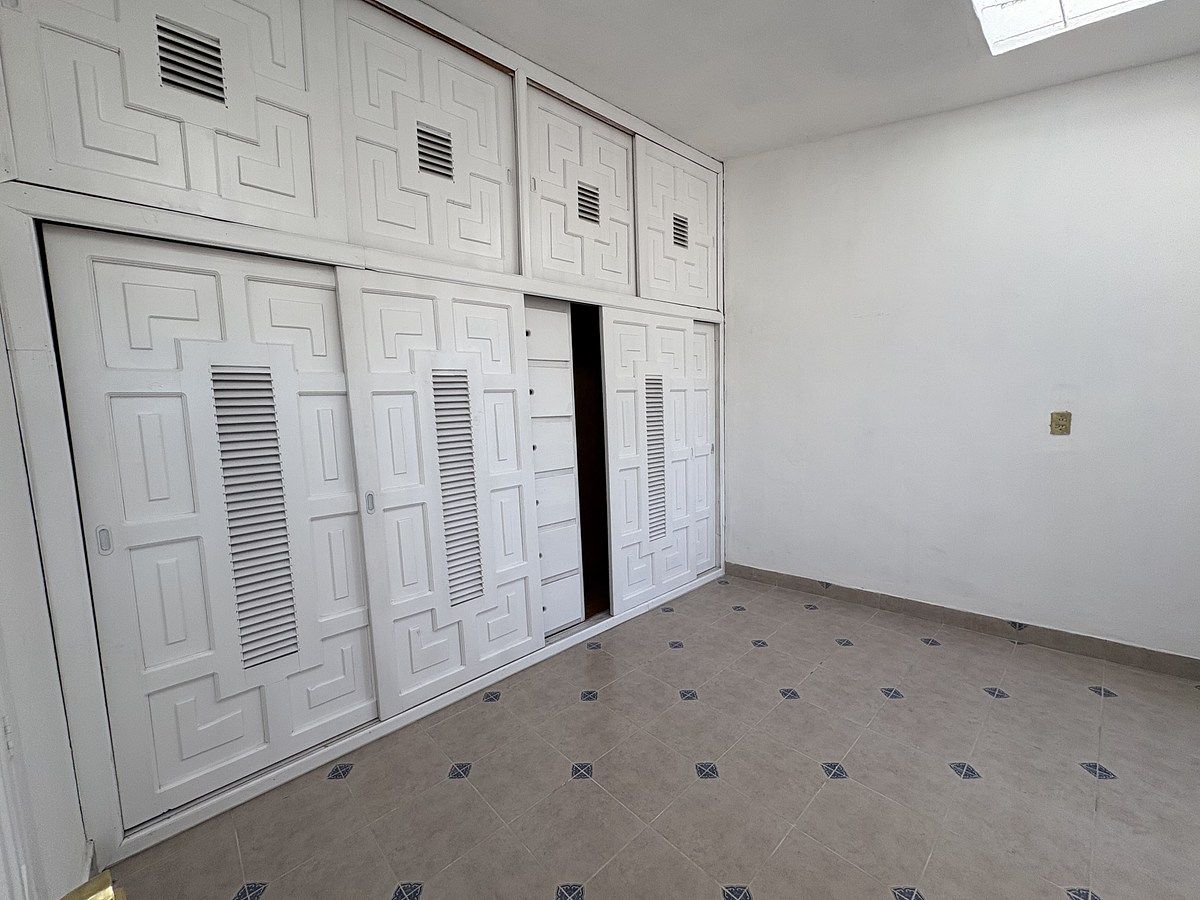 13 of 29: Habitacion