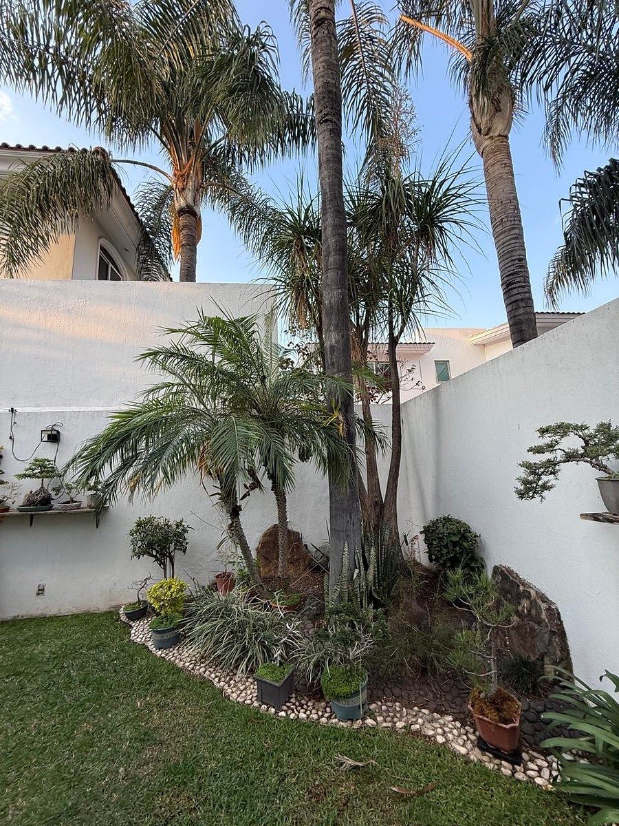 HOUSE FOR SALE IN PUERTA DE HIERRO - foto 4
