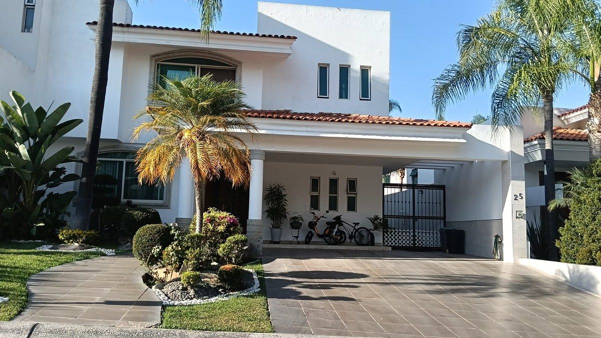 HOUSE FOR SALE IN PUERTA DE HIERRO - foto 2
