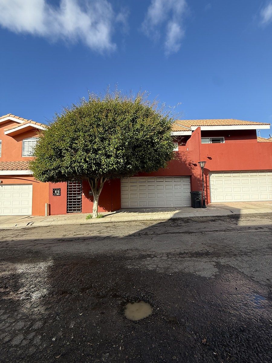 Casa en La Perla Residencial, Tijuana, foto 2 de 26