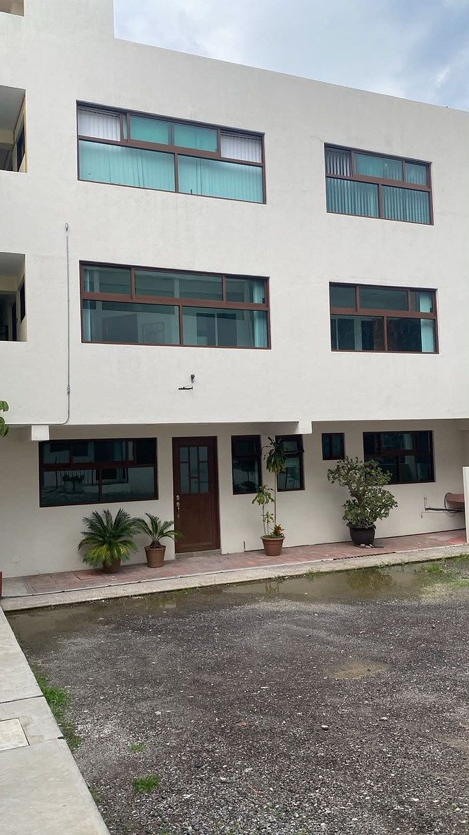 SE RENTA OFICINA Ó CONSULTORIO MÉDICO,  SERVICIOS INCLUIDOS, foto 1 de 11