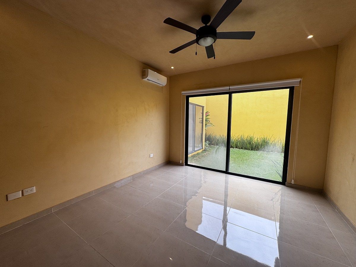 20 of 30: Recámara 2