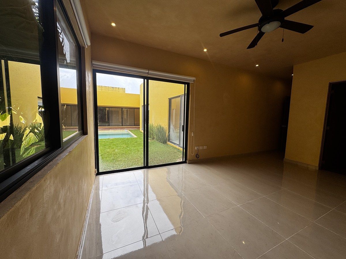 23 of 30: Recámara principal