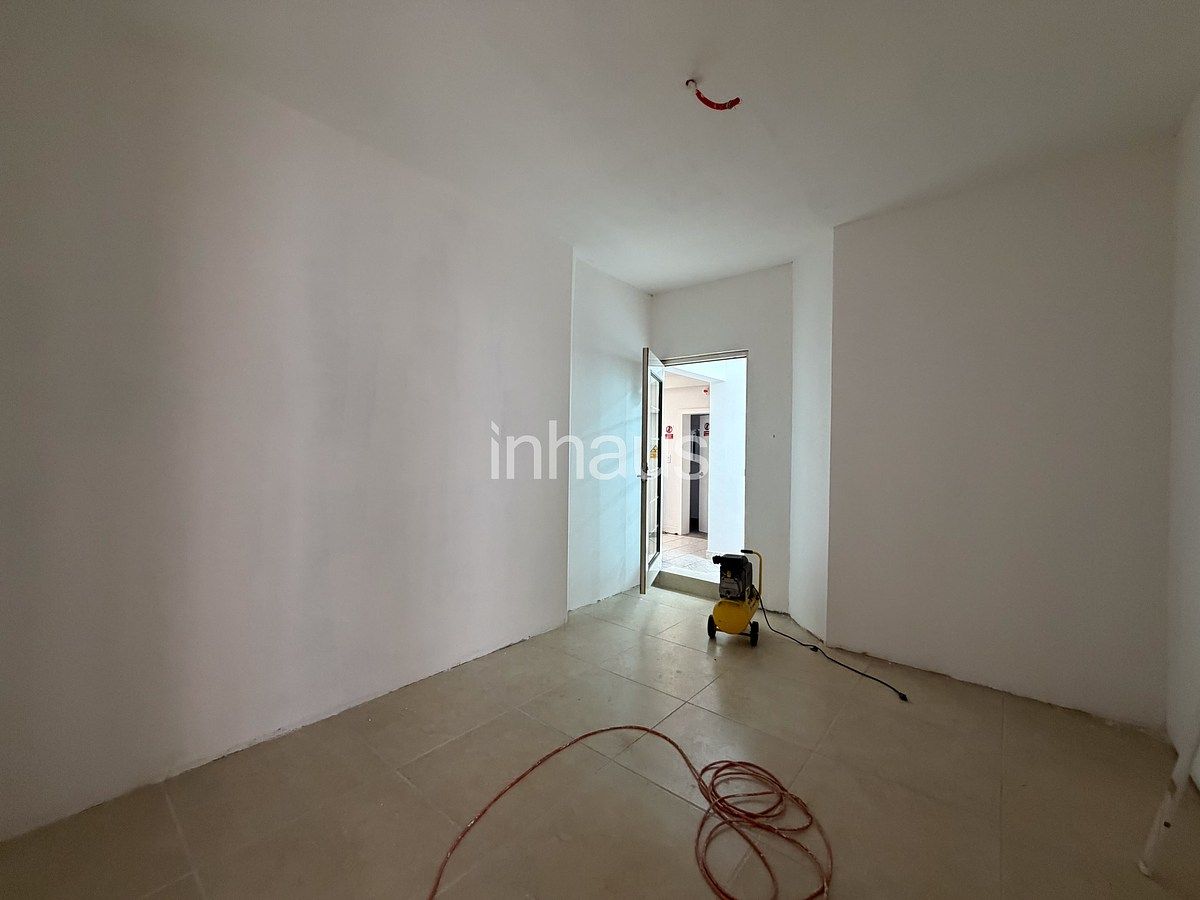 10 de 16: Consultorio nuevo para que se decore a tu gusto $8,500