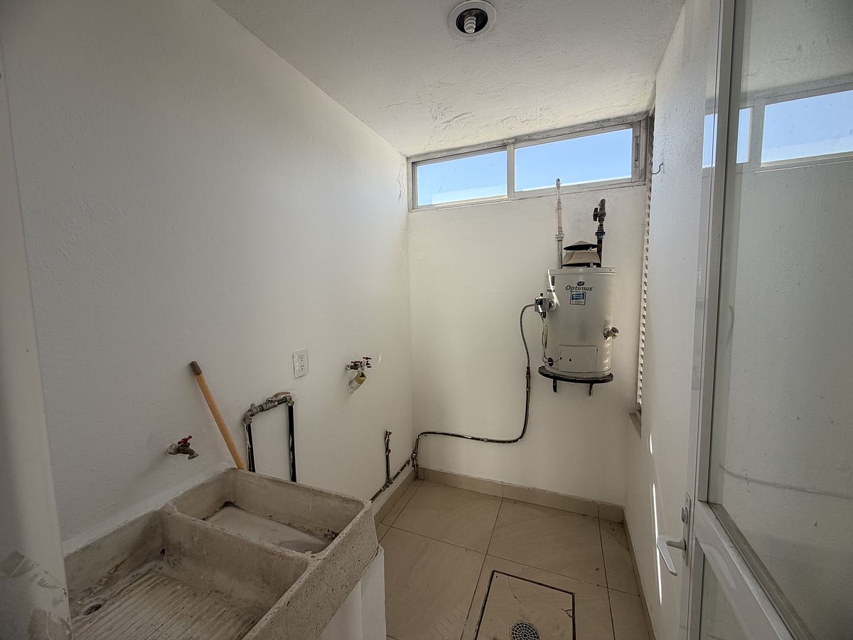 12 de 31: CUARTO LAVADO