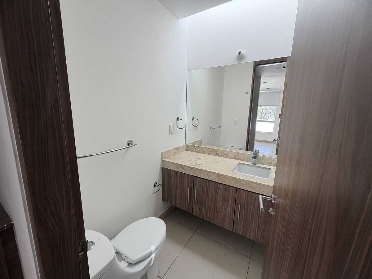 28 de 31: BAÑO RECÁMARA PRINCIPAL