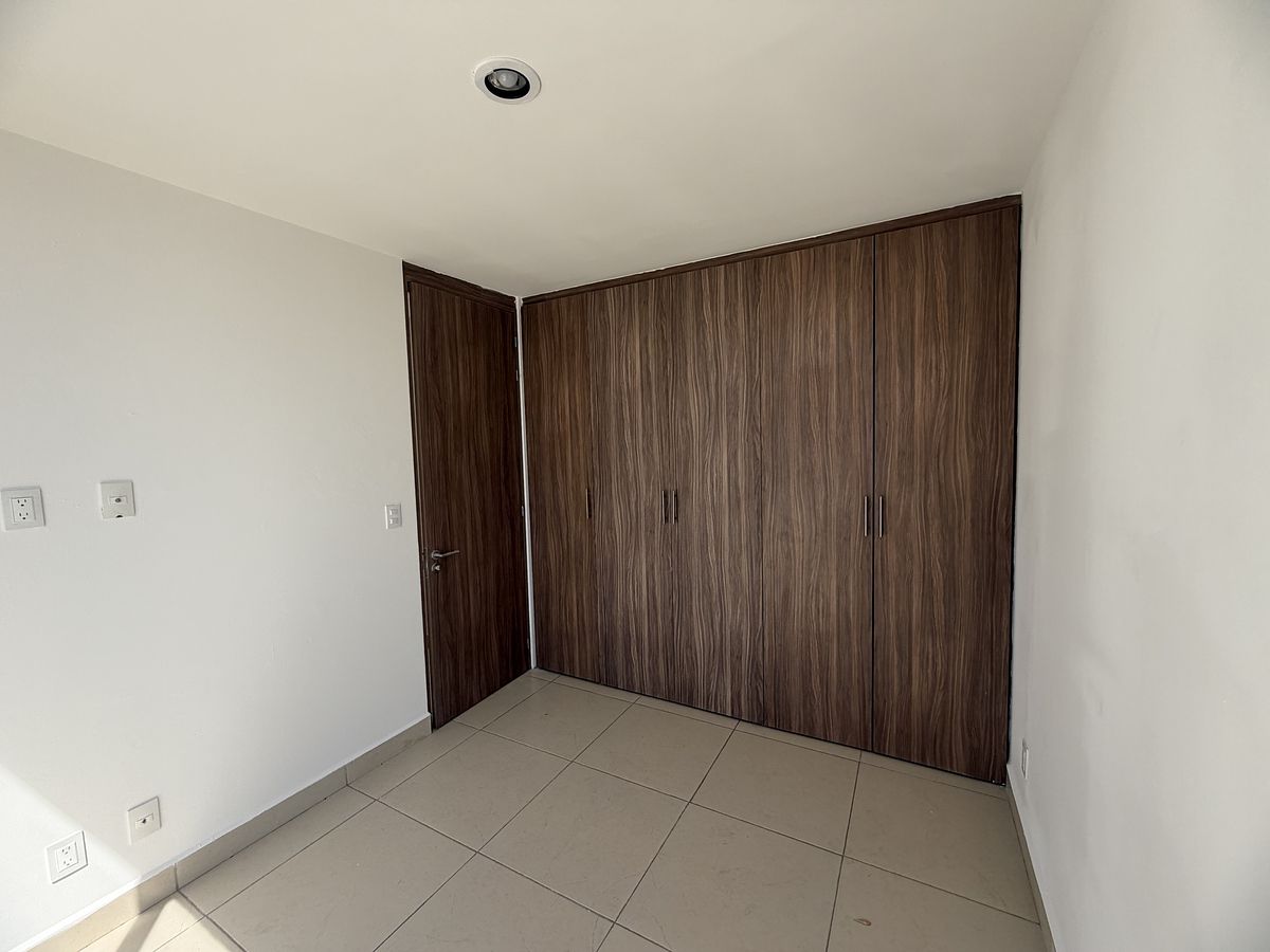 19 de 31: RECÁMARA SECUNDARIA 1