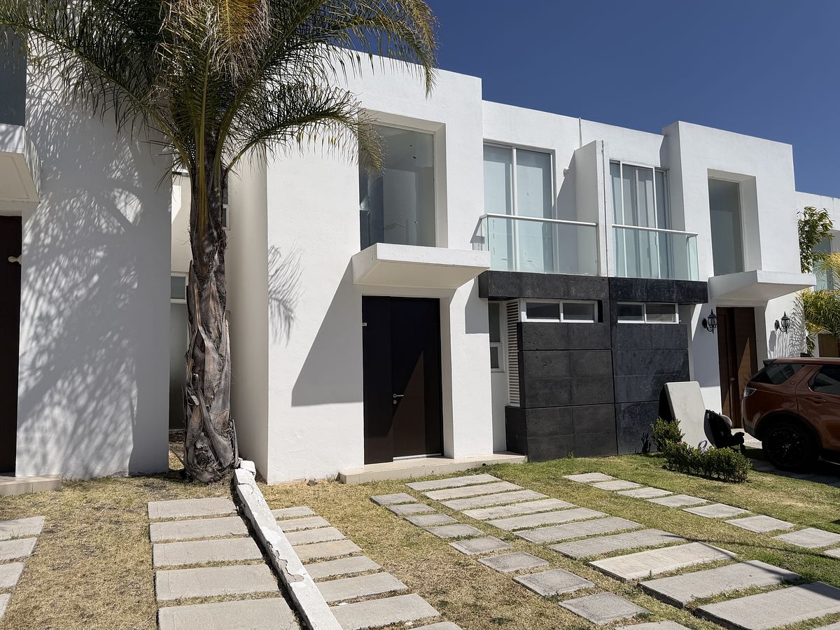 31 de 31: FACHADA PRINCIPAL