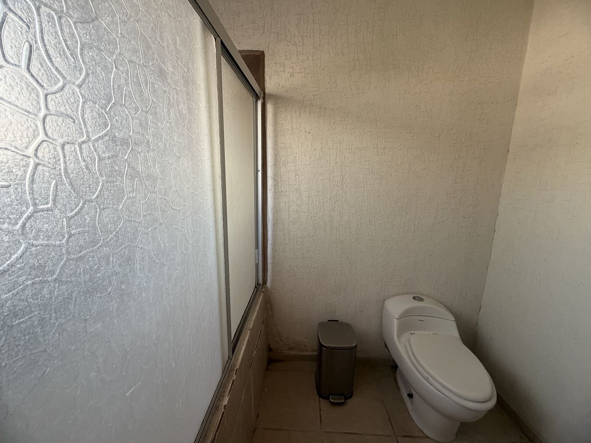 14 de 16: BAÑO RECÁMARA PRINCIPAL