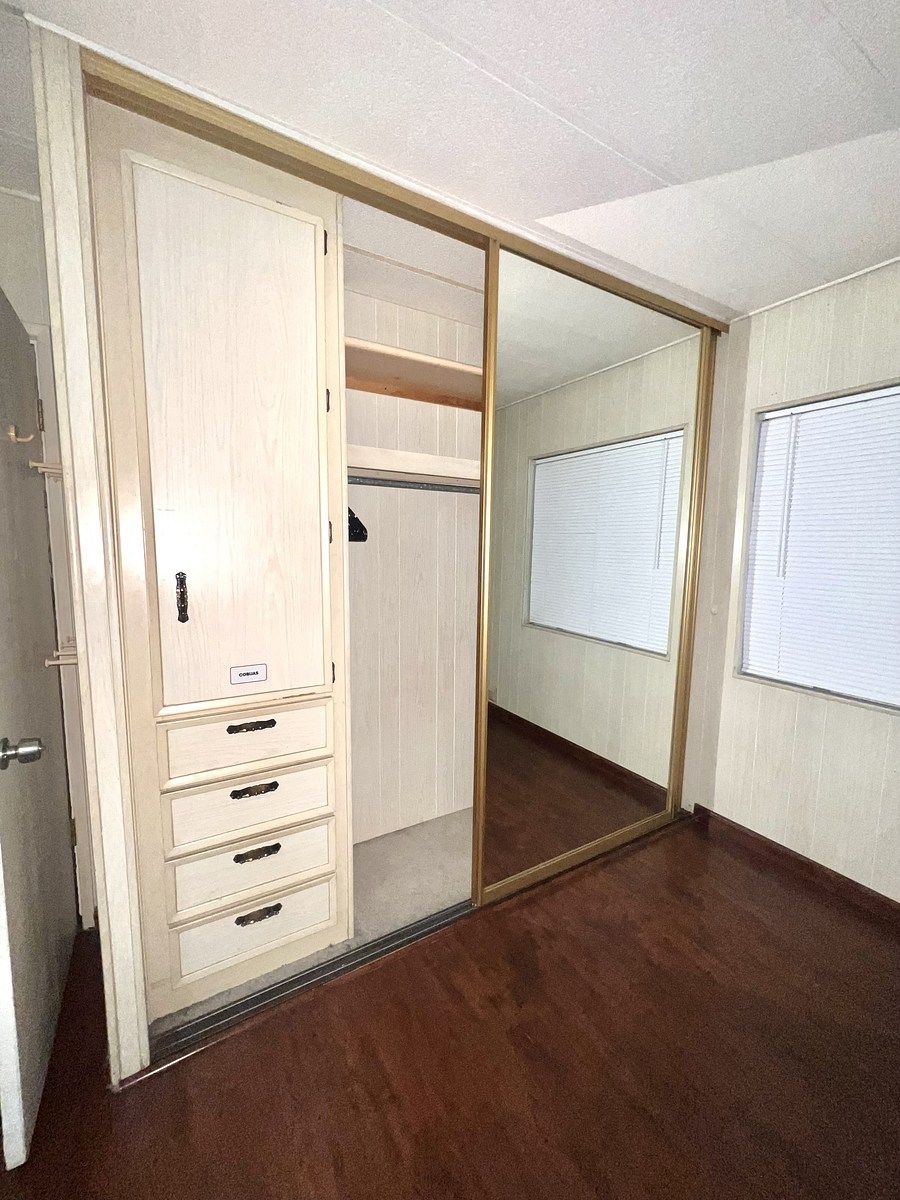 12 de 16: Clóset Recámara 2