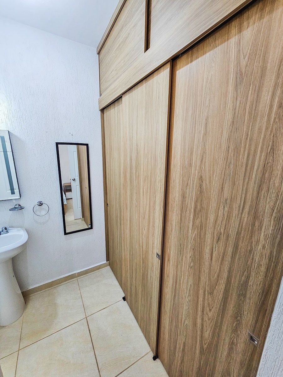 16 of 28: Recámara 2