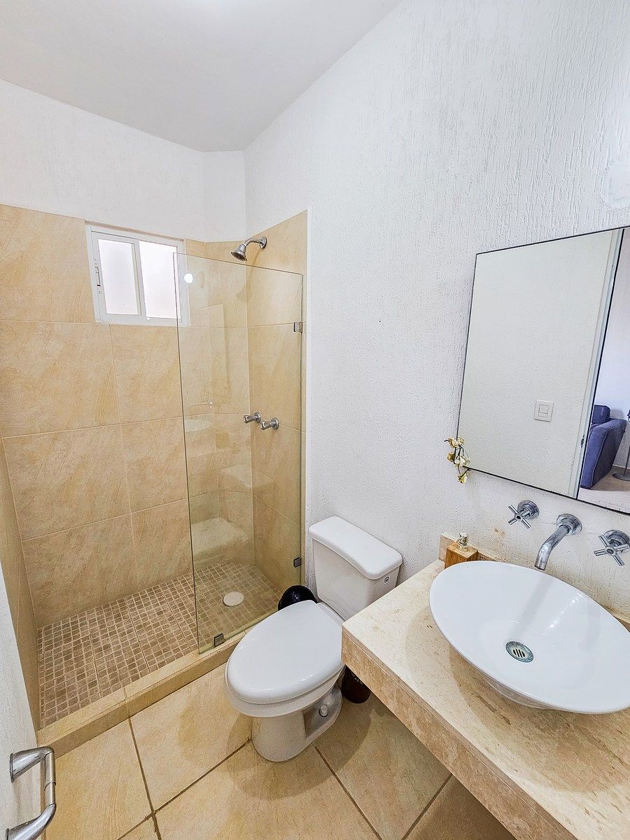 20 of 28: Baño de Recámara 2