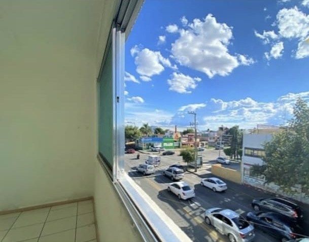 DE TRES NIVELES, LOCAL COMERCIAL EN VENTA, EN GUADALAJARA - foto 4