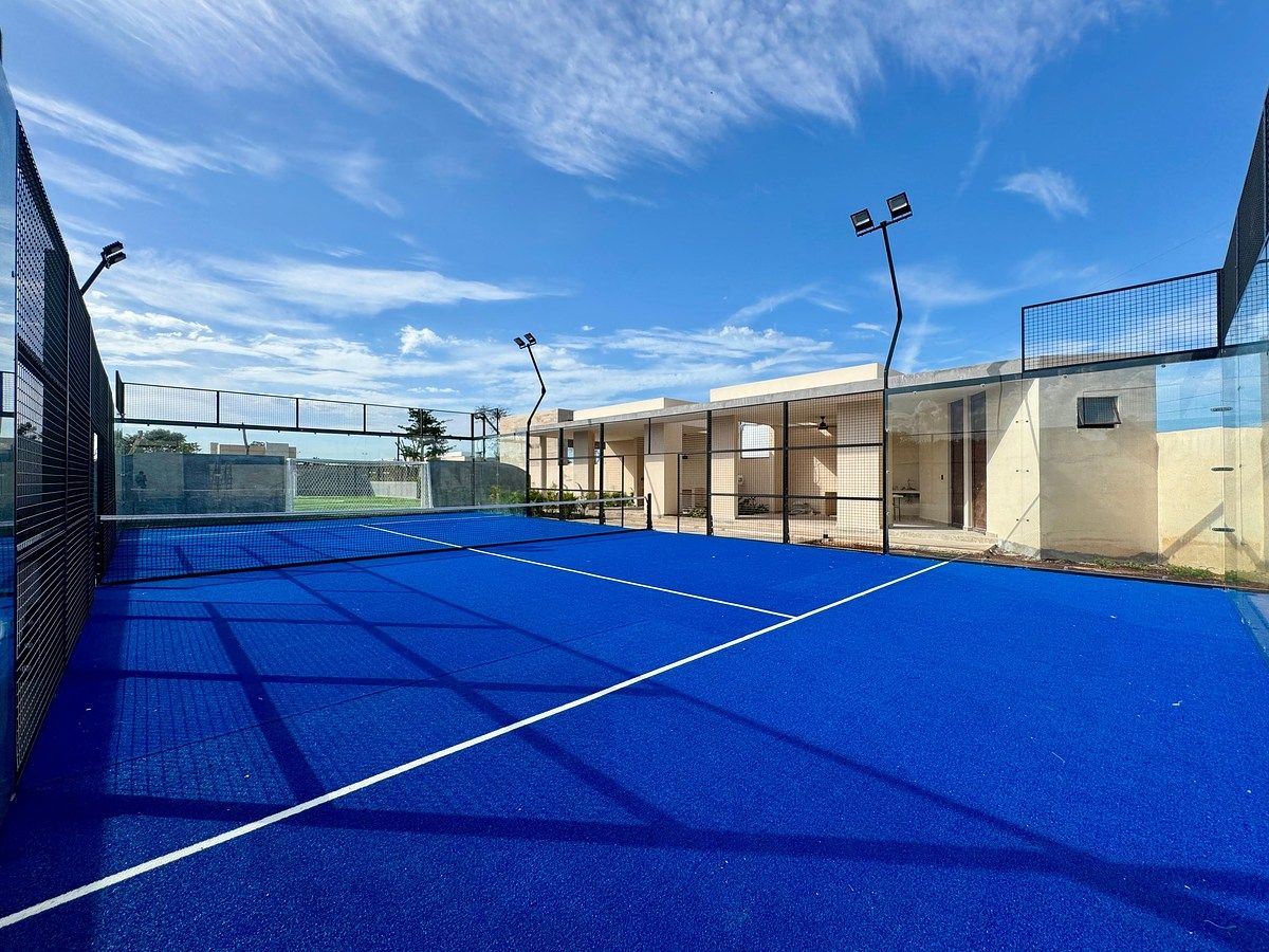 11 de 18: Cancha de Tenis