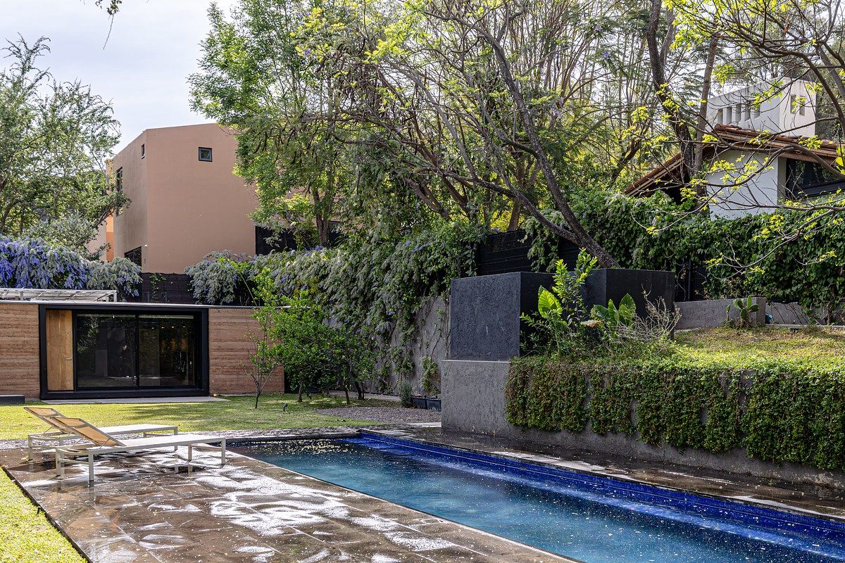Casa Pausa y Tierra: arquitectura, naturaleza y lujo frente al campo de golf - foto 2