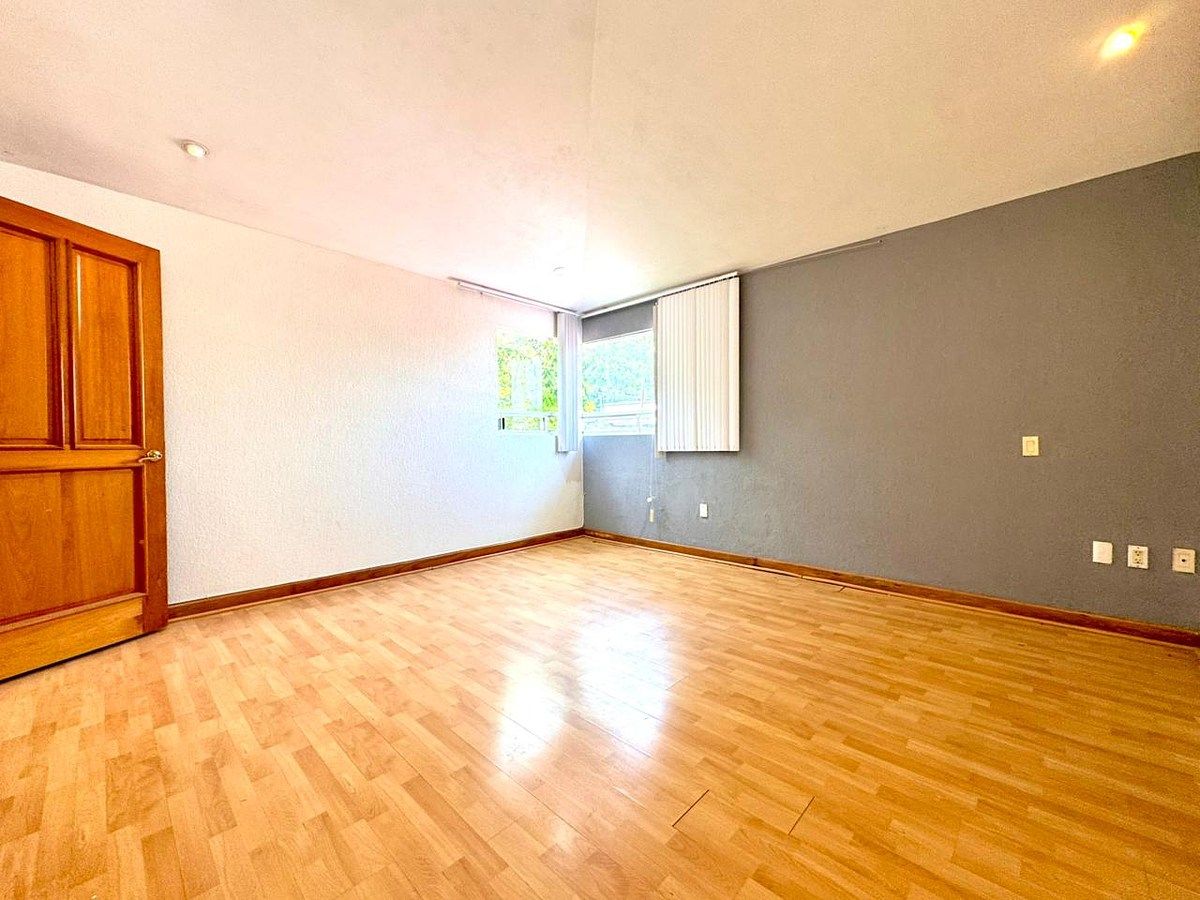 14 of 25: Recámara Secundaria Con Baño