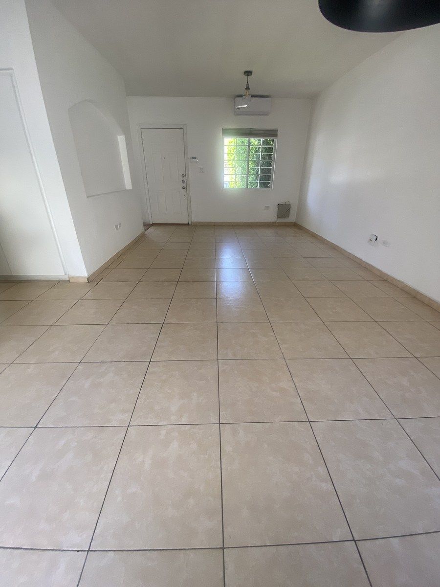 5 de 18: Área de sala comedor