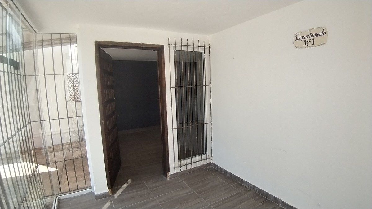 2 de 29: Departamento #1 en la planta baja (primer piso)