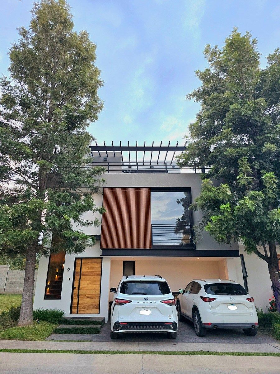 SE VENDE CASA EN SOLARES, foto 1 de 15