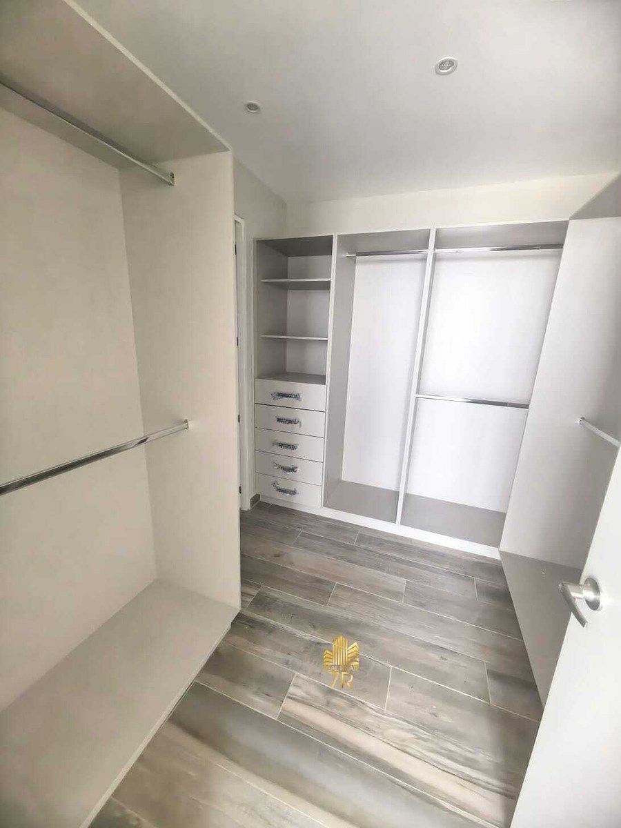 11 de 31: walk in closet de la principal