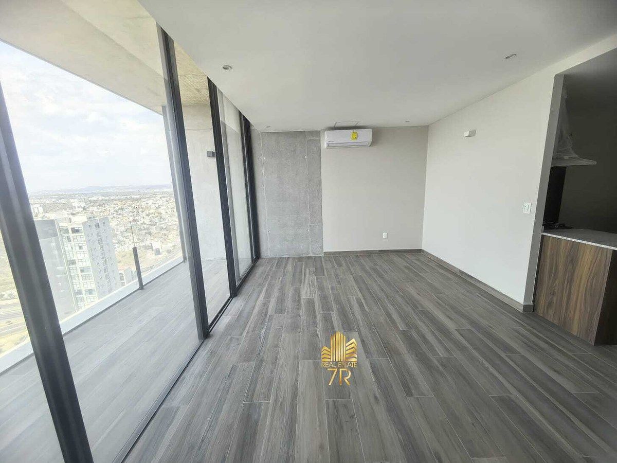 2 de 31: Sala comedor cocina y terraza