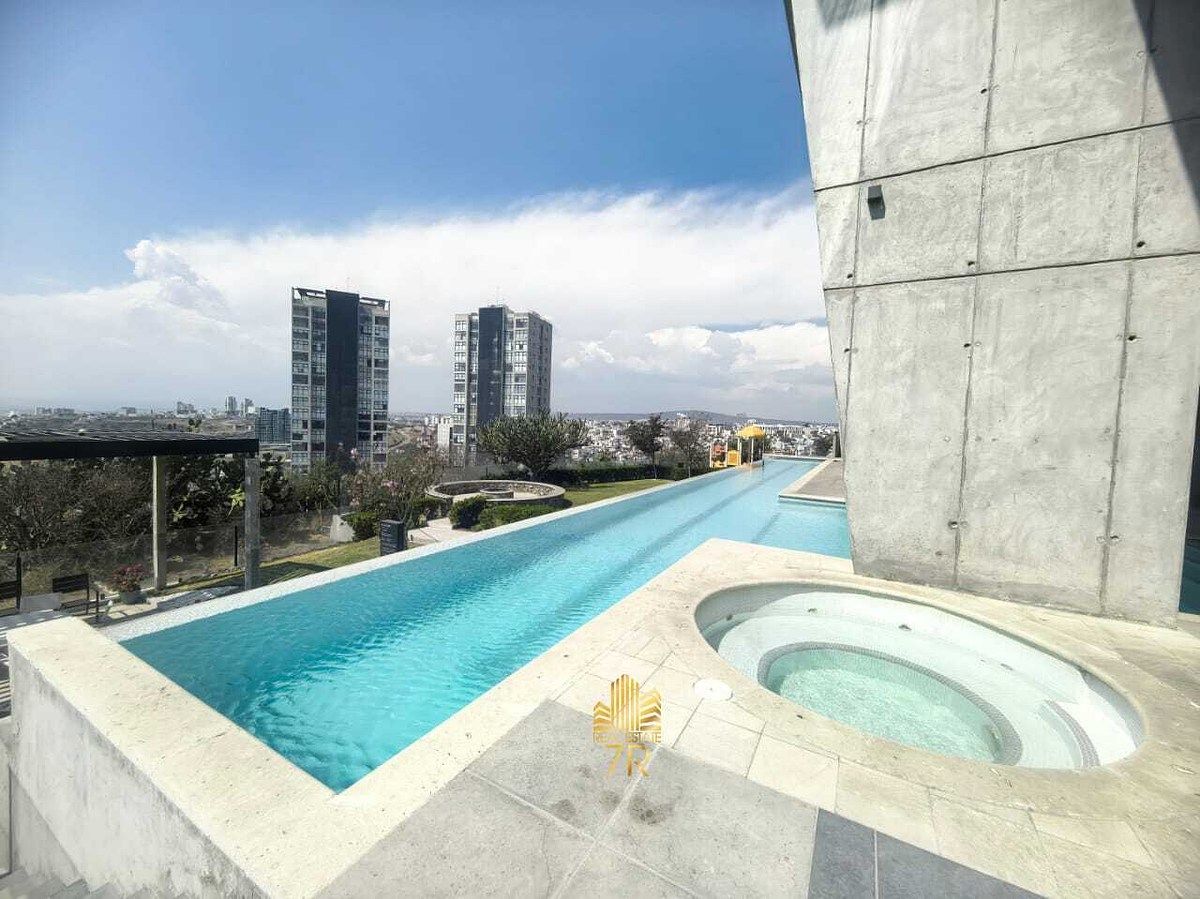 29 de 31: alberca y jacuzzi