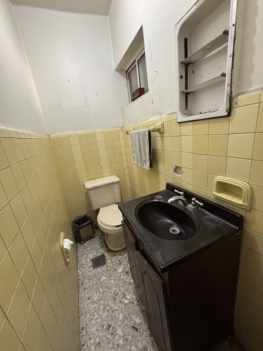 9 de 22: Medio Baño