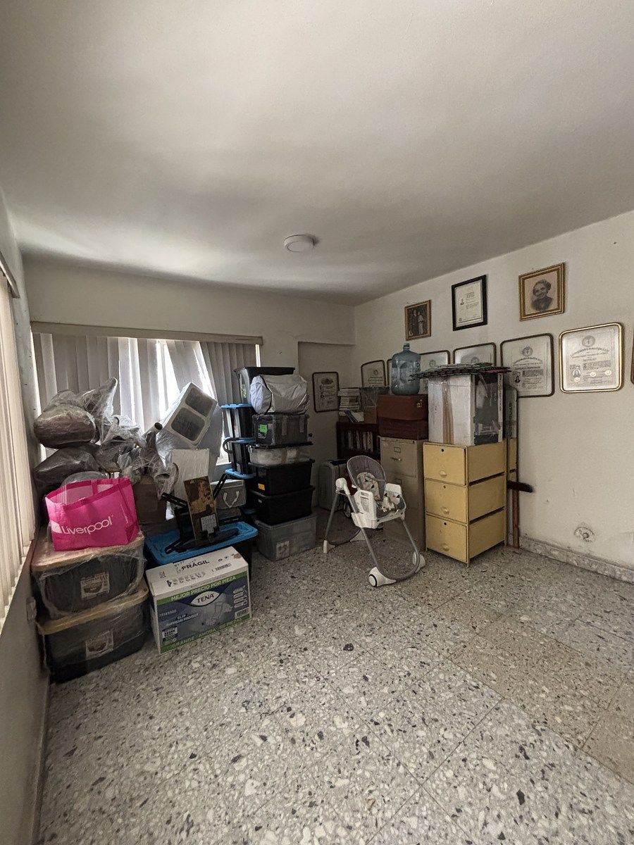 17 de 22: Oficina o área de TV