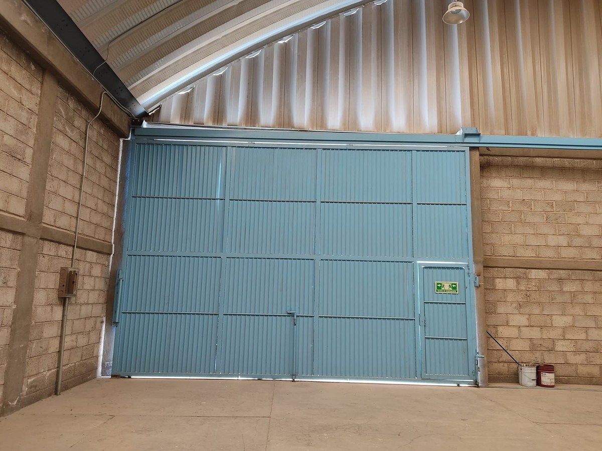 6 de 19: Portón con puerta peatonal vista interior  6 x 4.8