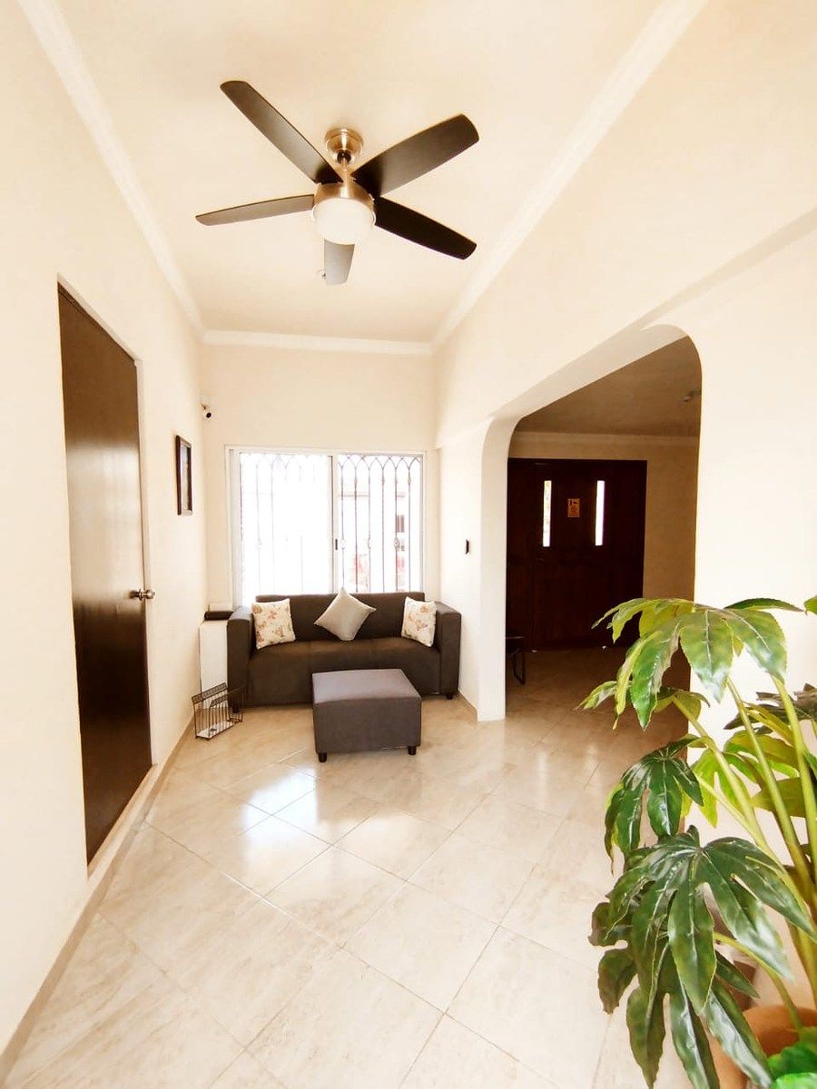 7 de 12: Recibidor de área común