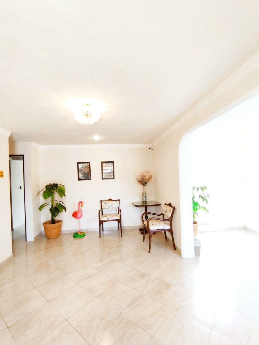 8 de 12: Recibidor de área común